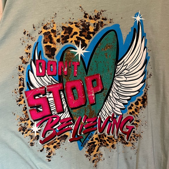 One24 Tops - Don’t Stop Believing T-Shirt | XL